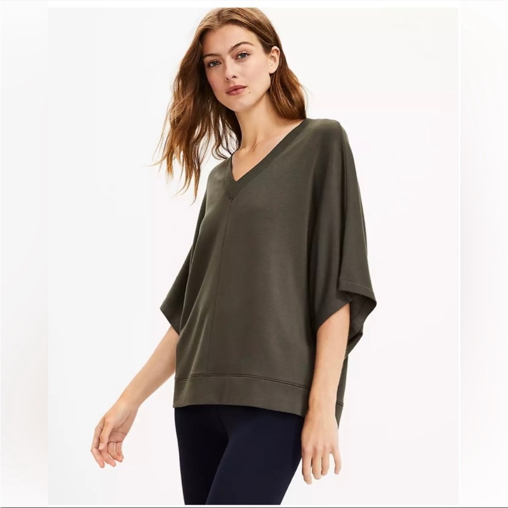 Lou & Grey Signaturesoft Wetland Green V-Neck Poncho Sweater Size Small